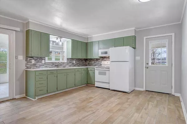 2198 Trinity RD, Troutville, VA 24175