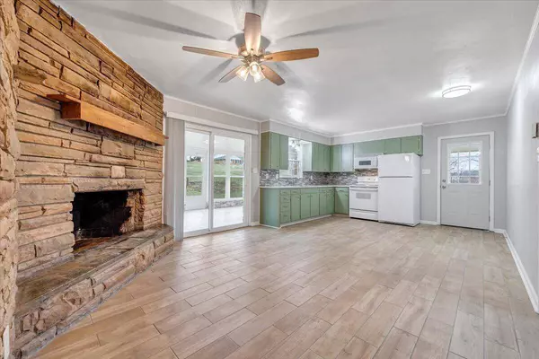 2198 Trinity RD, Troutville, VA 24175