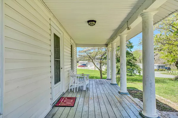 1334 Price ST, Montvale, VA 24122