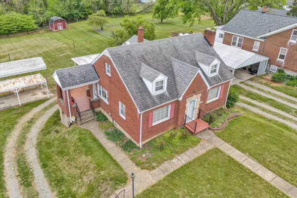 2039 Mayfield DR, Roanoke, VA 24014