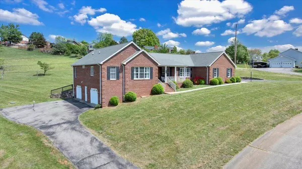 802 Gates LN, Roanoke, VA 24012