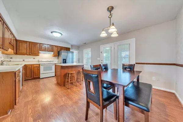 2420 Carlsbad CIR, Roanoke, VA 24012