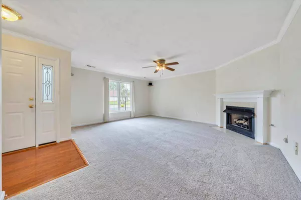 2420 Carlsbad CIR, Roanoke, VA 24012