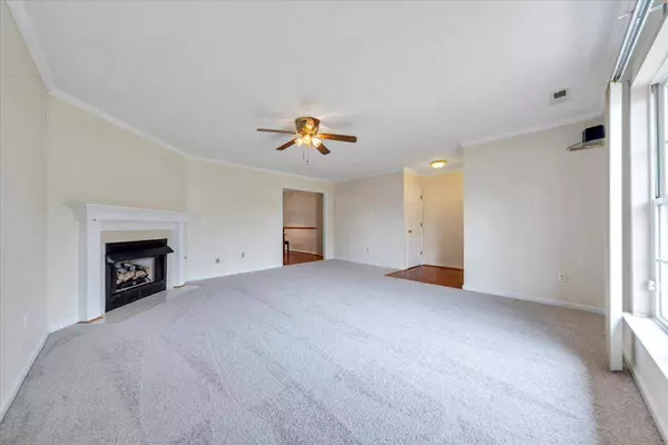 2420 Carlsbad CIR, Roanoke, VA 24012