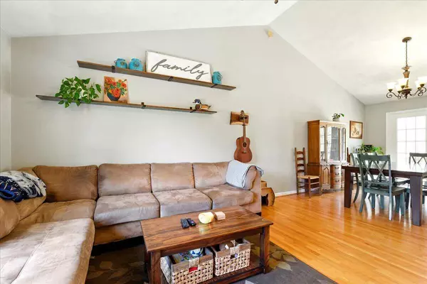 1027 Alison LN, Vinton, VA 24179