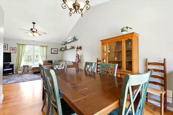 1027 Alison LN, Vinton, VA 24179