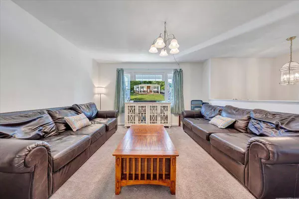 919 Halifax CIR, Vinton, VA 24179