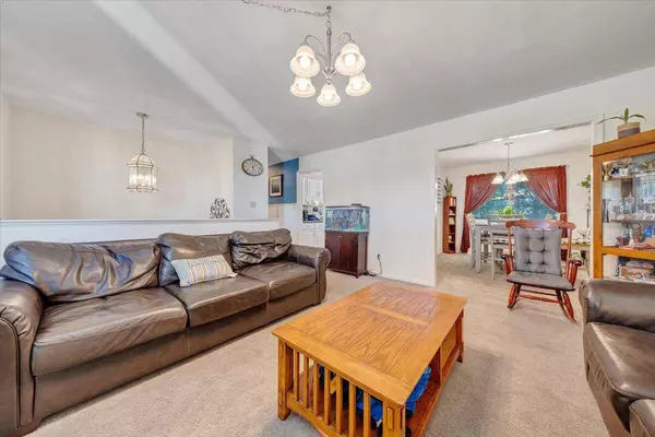 919 Halifax CIR, Vinton, VA 24179