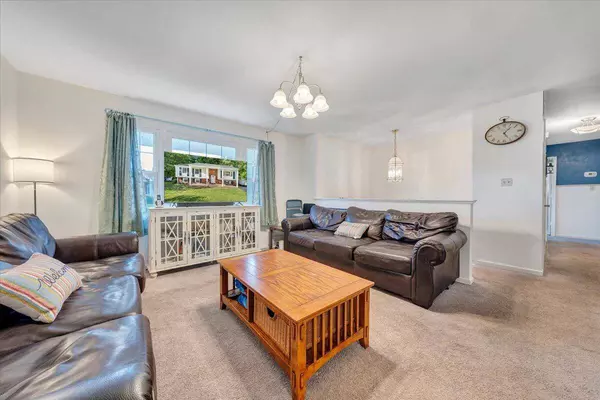 919 Halifax CIR, Vinton, VA 24179