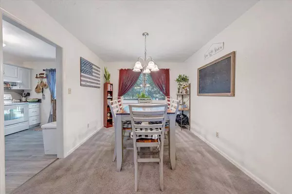 919 Halifax CIR, Vinton, VA 24179