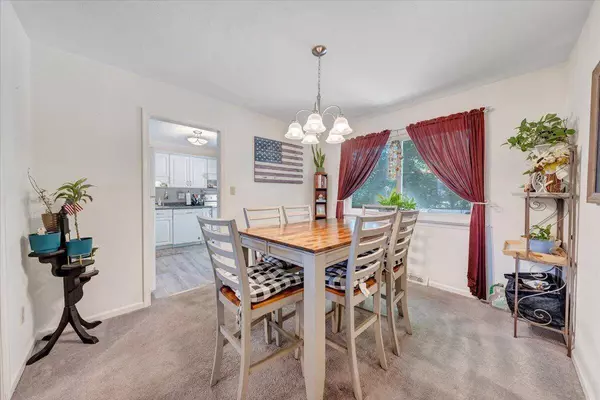 919 Halifax CIR, Vinton, VA 24179