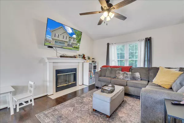 2414 Carlsbad CIR, Roanoke, VA 24012