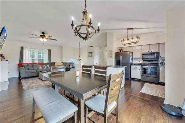 2414 Carlsbad CIR, Roanoke, VA 24012