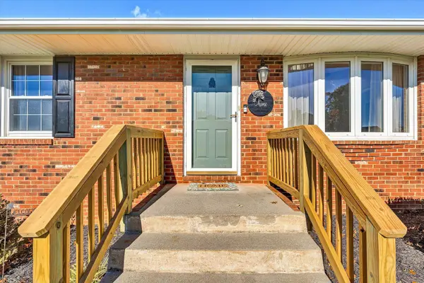 5068 JONATHAN LN, Roanoke, VA 24019