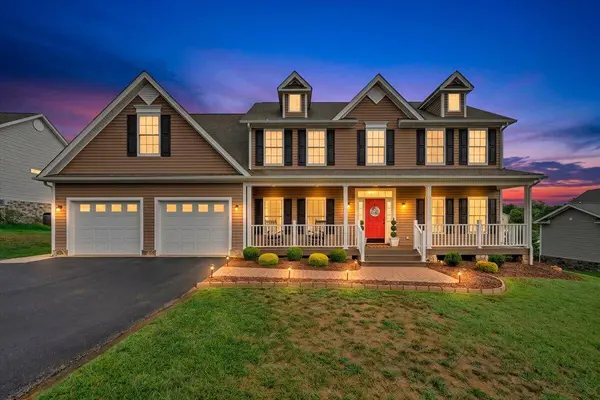 5927 Crumpacker DR, Roanoke, VA 24012
