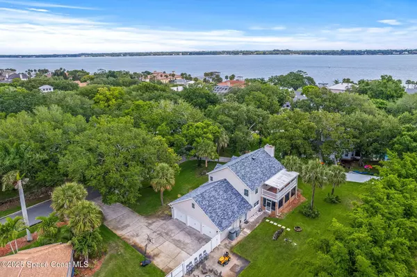 2225 Royal Oaks DR, Rockledge, FL 32955