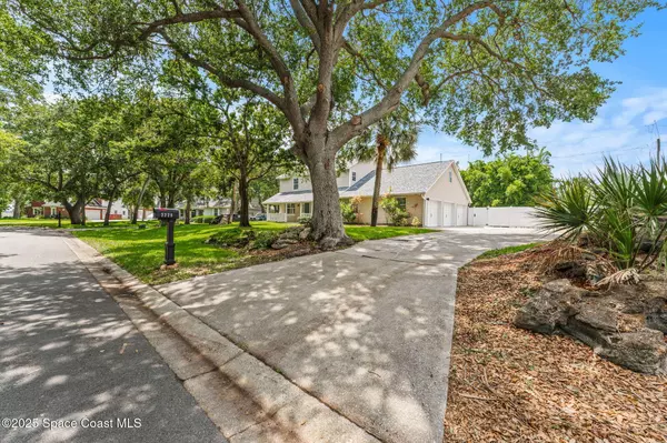 2225 Royal Oaks DR, Rockledge, FL 32955