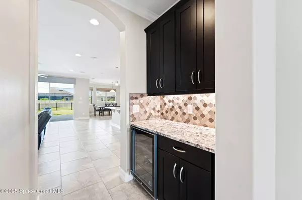 7684 Poulicny LN, Melbourne, FL 32940