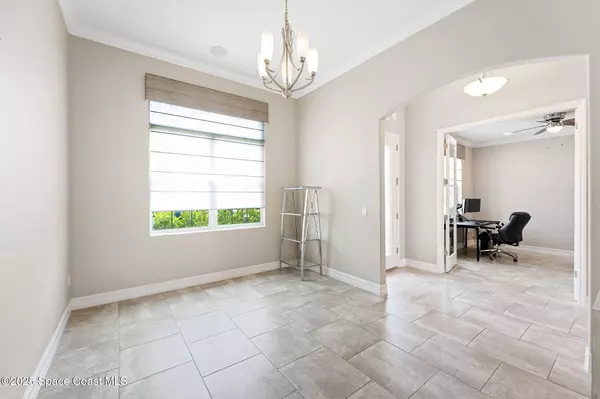 7684 Poulicny LN, Melbourne, FL 32940