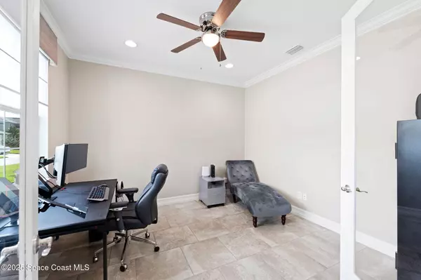 7684 Poulicny LN, Melbourne, FL 32940