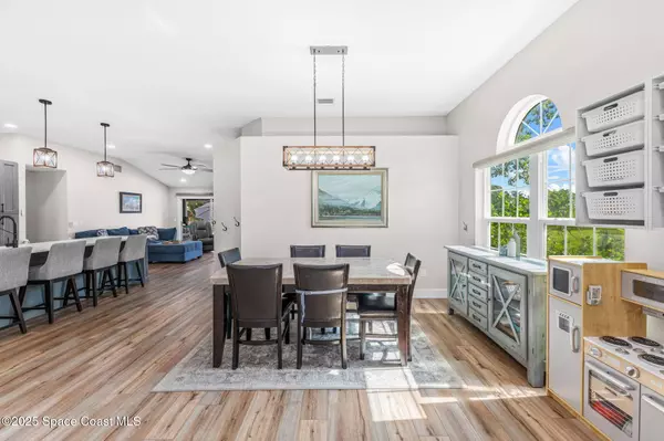 1218 Rolling Meadows DR, Rockledge, FL 32955