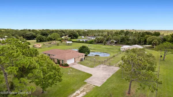 2175 Lacourt LN, Malabar, FL 32950