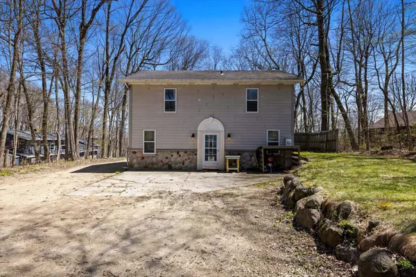 3951 Oak Ave, Polk, WI 53095