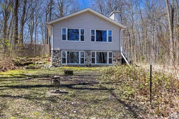 3951 Oak Ave, Polk, WI 53095