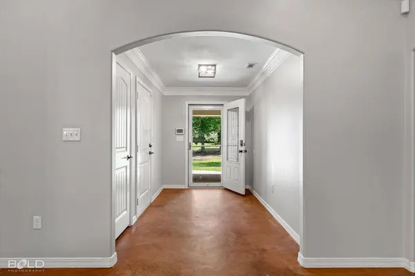 316 E Mckinley Avenue, Haughton, LA 71037