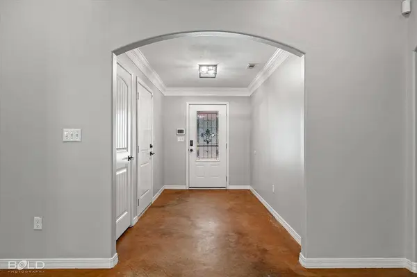 316 E Mckinley Avenue, Haughton, LA 71037