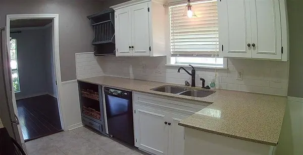 601 Rock Hollow Drive, Shreveport, LA 71115