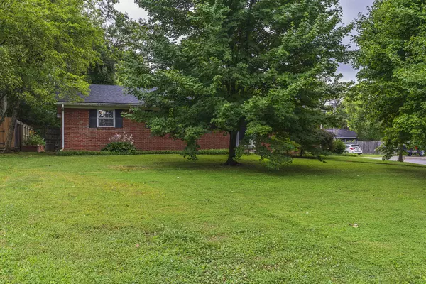 1501 Port Royal Drive, Lexington, KY 40504