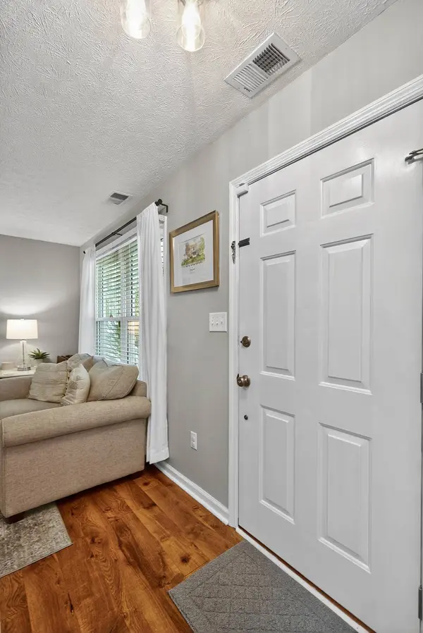 1300 Colorado Road, Lexington, KY 40509