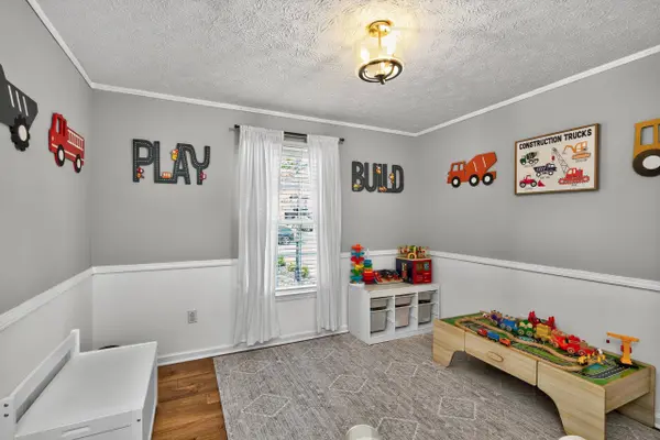 1300 Colorado Road, Lexington, KY 40509