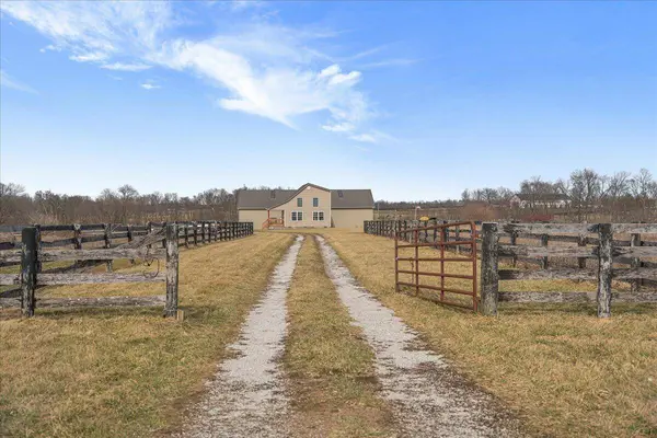 317 Iron Works Road, Paris, KY 40361