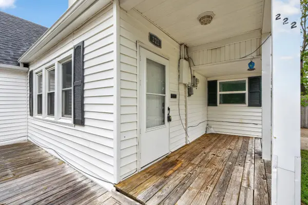 222 Mount Airy Avenue, Paris, KY 40361