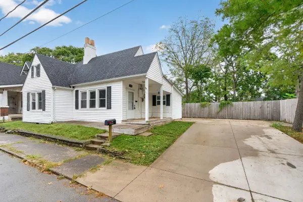 222 Mount Airy Avenue, Paris, KY 40361