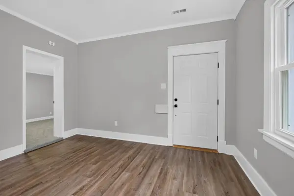 222 Mount Airy Avenue, Paris, KY 40361