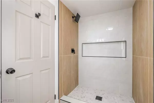 1911 Quintearo Street, Las Vegas, NV 89115