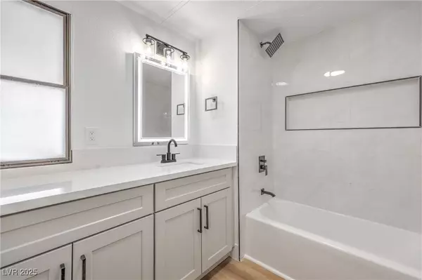 1911 Quintearo Street, Las Vegas, NV 89115