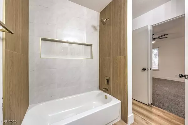 5101 Village DR, Las Vegas, NV 89142