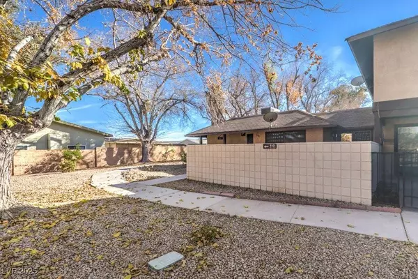 5101 Village DR, Las Vegas, NV 89142