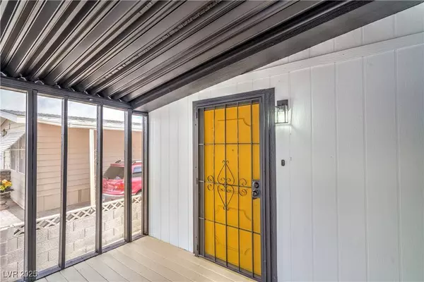 4670 Royal Ridge AVE, Las Vegas, NV 89103