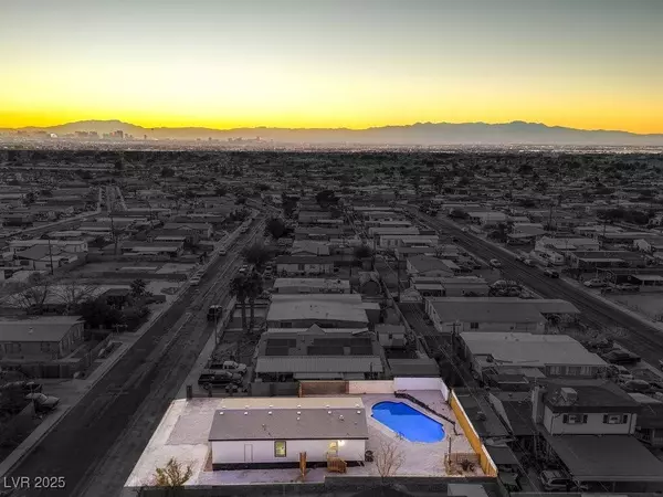 6240 Yellowstone AVE, Las Vegas, NV 89156