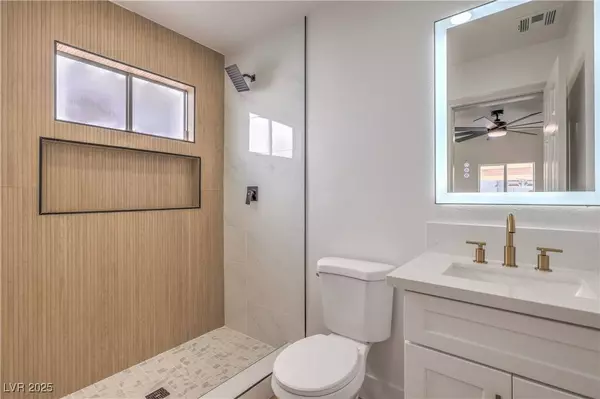 40 Laswell ST, Henderson, NV 89015