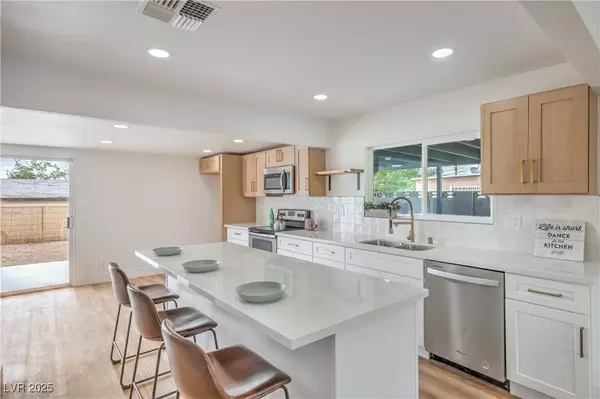 40 Laswell ST, Henderson, NV 89015