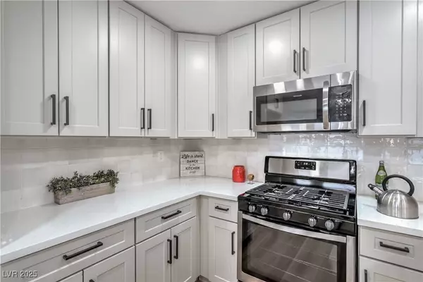 3104 Waterview DR, Las Vegas, NV 89117