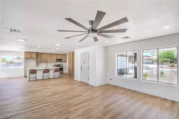 6120 Madre Mesa DR, Las Vegas, NV 89108