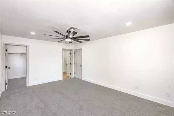 6120 Madre Mesa DR, Las Vegas, NV 89108