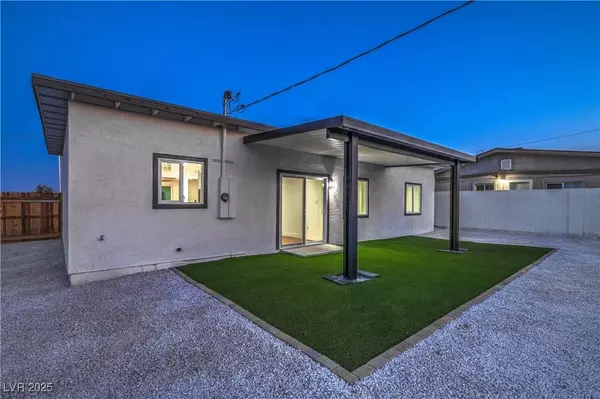 5200 Blanton DR, Las Vegas, NV 89122